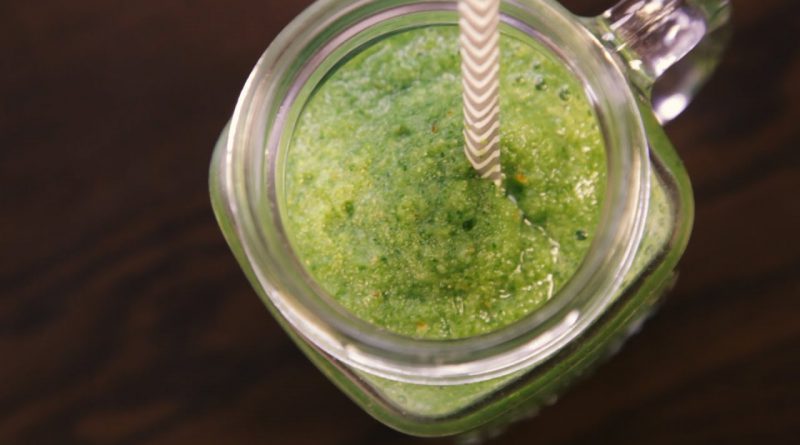 How to Make Dr. Oz's Glowing Green Smoothie