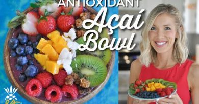 Antioxidant Açaí Bowl: A Raw Vegan Superfood Breakfast of Champions