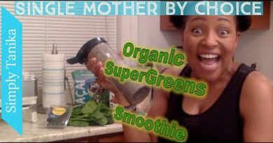 Green Organic Superfood Smoothie