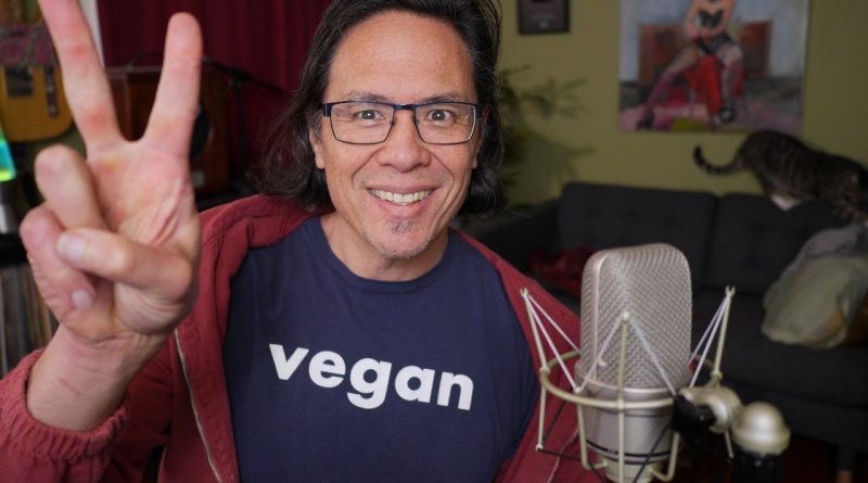 LIVE: QA & Vegan Chat! Thanksgiving Mukbang!