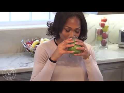 Superfood Smoothie by Roslyn Bazzelle