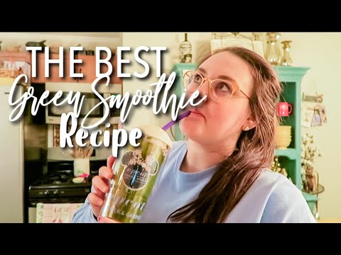 The BEST Green Smoothie Recipe + A Cozy Movie Night | Vlogmas Day 21 | Disney At Heart