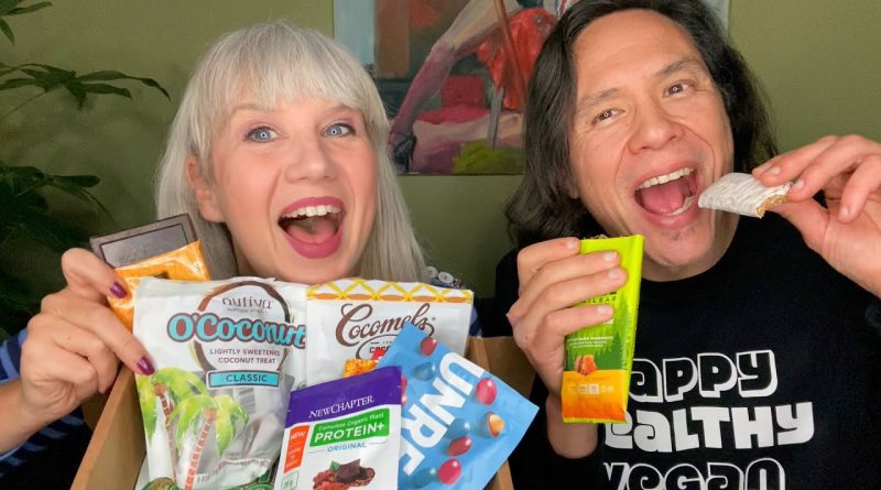 Unboxing Vegancuts Snack Box + Reviewing Everything (SO YUMMY!)
