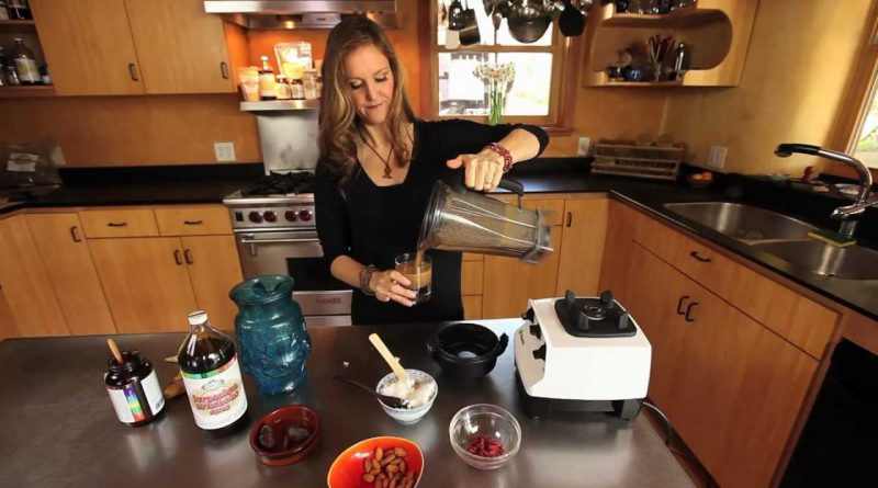 How To Make a Superfood Smoothie