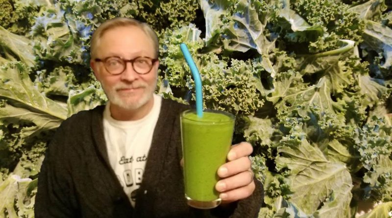 The KETO GREEN SMOOTHIE: SIMPLE CHEAP INGREDIENTS COMPLETE MACROS LCHF PALEO VEGAN