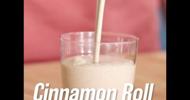 Cinnamon Roll Superfood Smoothie
