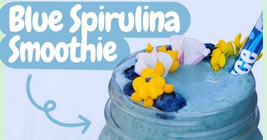 BLUE SPIRULINA SUPERFOOD SMOOTHIE BOWL: Start your day off feeling great (only 6 ingredients)