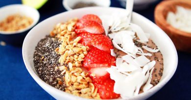 Chocolate Peanut Butter Superfood Smoothie Bowl