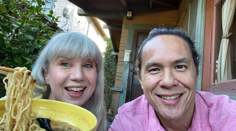 Live Vegan Ramen Mukbang