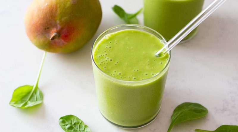 The BEST Green Smoothie | Spinach Mango Smoothie