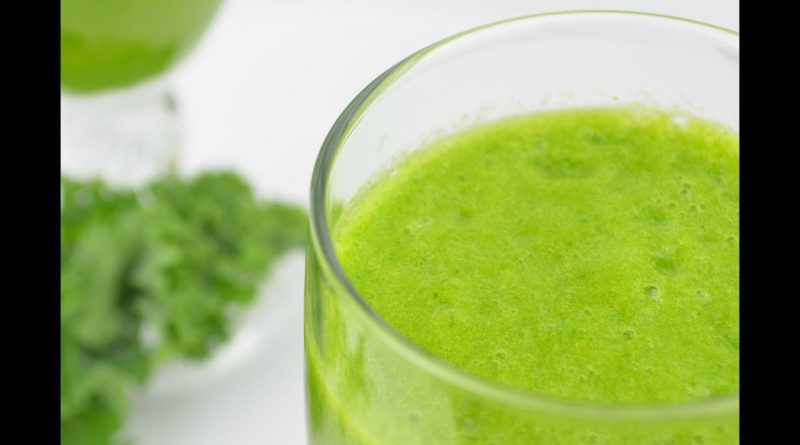 Tropical Green Smoothie Recipe | HEALTHY SMOOTHIE RECIPE